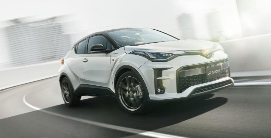  Toyota C-HR Hybrid GR Sport 2019 года  (JP) (фото 4 из 6)